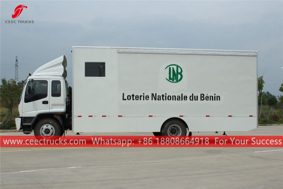 Lori Pentas Bergerak ISUZU FTR