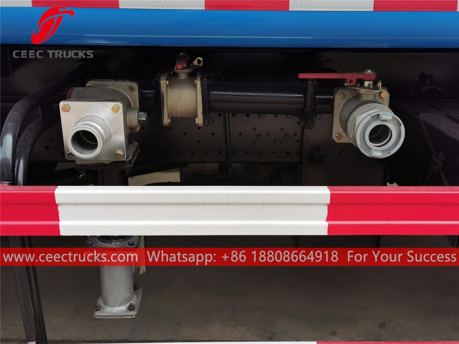 Lori Penyembur Air 12,000L Shacman