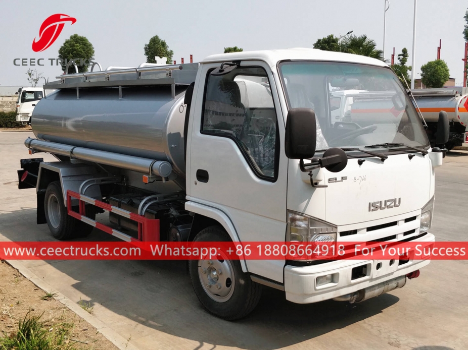Lori tangki bahan api 4CBM ISUZU