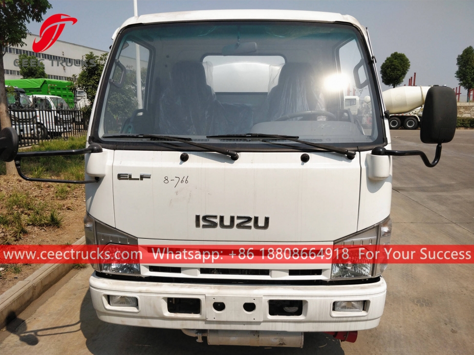 Lori tangki bahan api 4CBM ISUZU