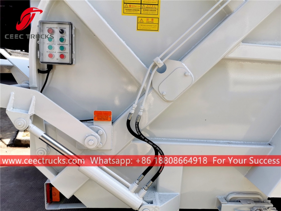 Lori mampat sampah Dongfeng 6*4 RHD