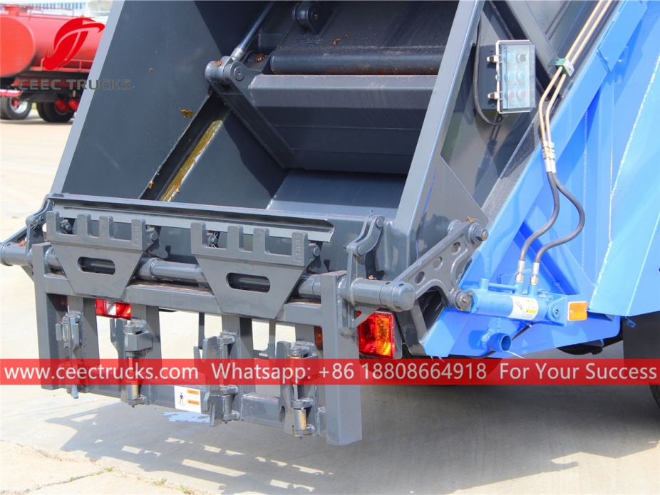 Lori mampatan sampah ISUZU 4*2