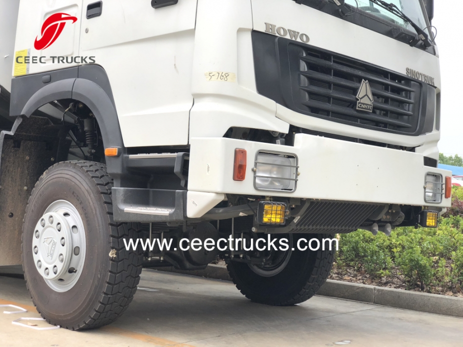 Lori tangki minyak bahan api pacuan semua roda SINOTRUK HOWO 6X6