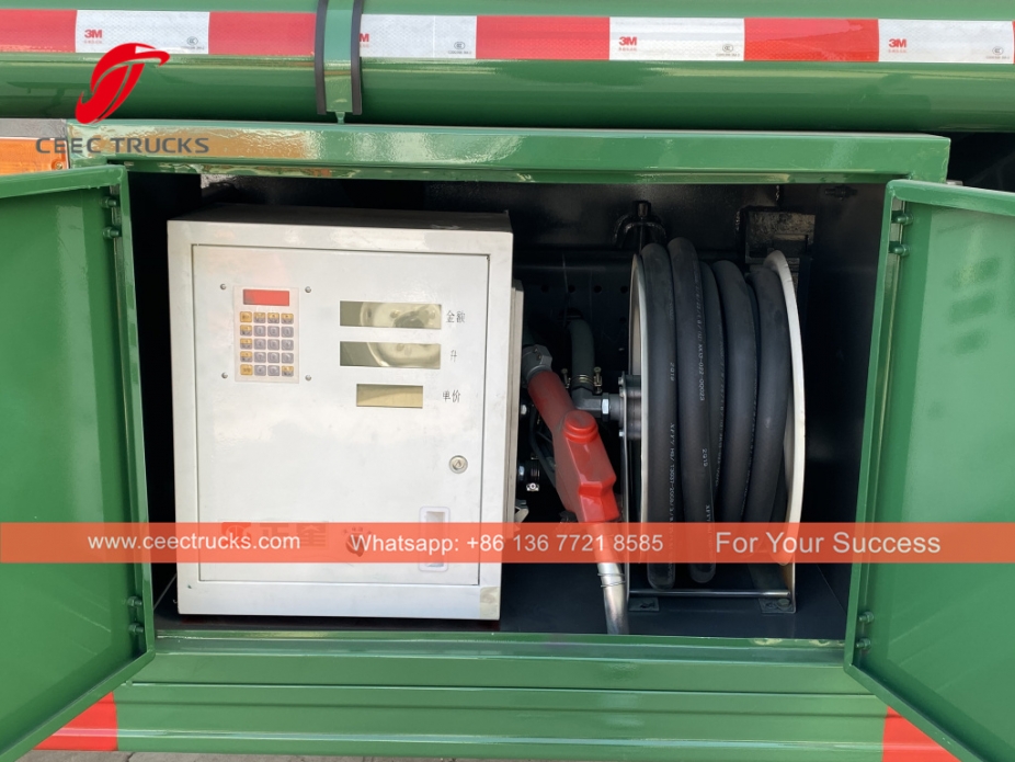 Lori tangki penghantaran minyak bahan api 8x4 30CBM SINOTRUK