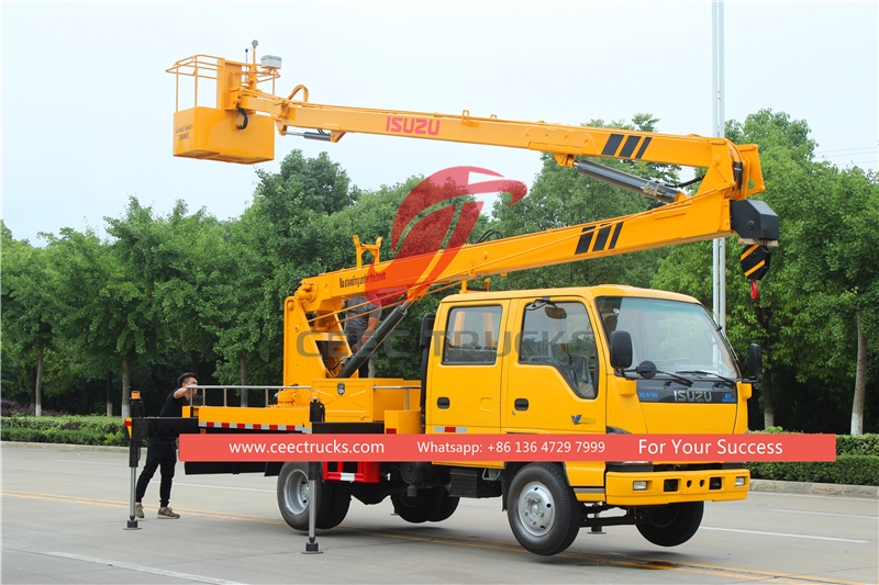 Lori platform udara ISUZU 18 meter