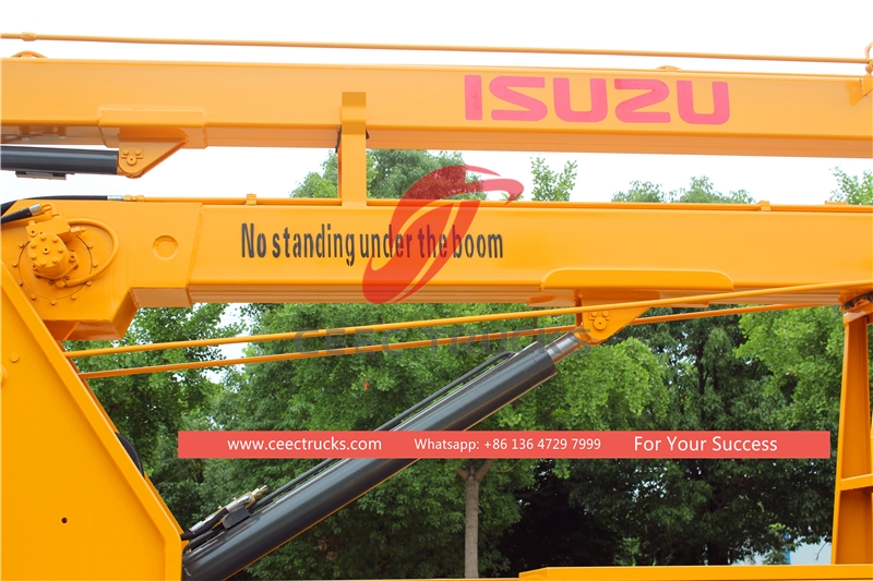 Lori platform udara ISUZU 18 meter