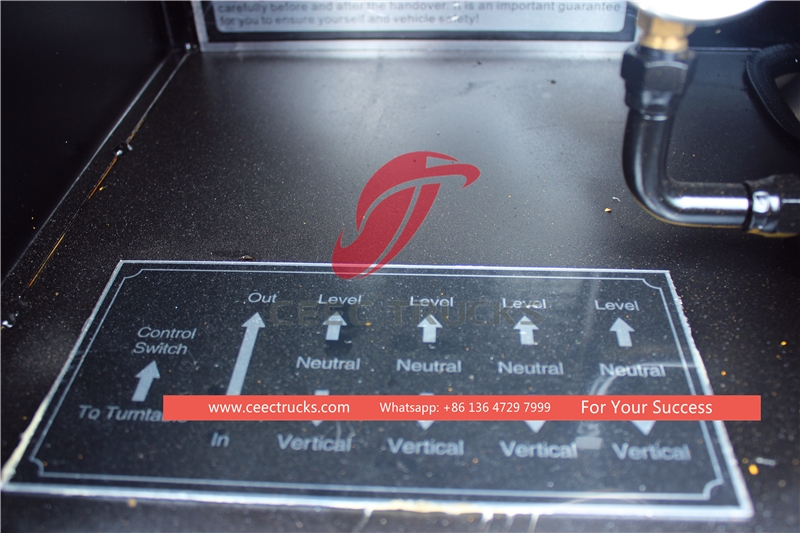 Lori platform udara ISUZU 18 meter