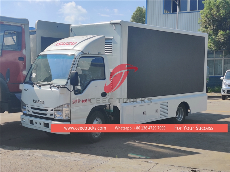 Lori pentas bergerak ISUZU 100P 4*2