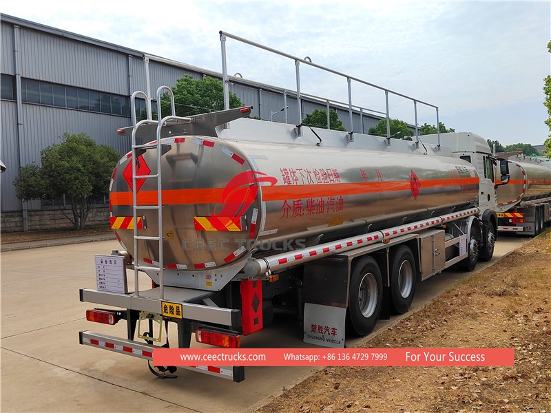 Lori tangki minyak howo 40 cbm yang baru