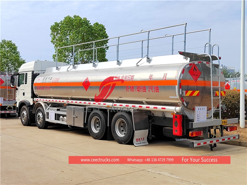 Lori tangki minyak howo 40 cbm yang baru