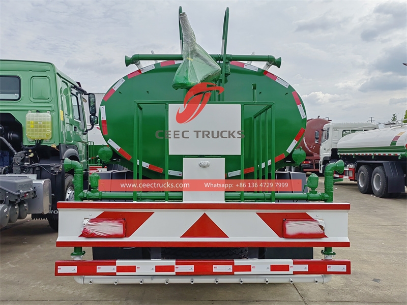 Lori tangki air ISUZU FTR 12,000L ke Vietnam