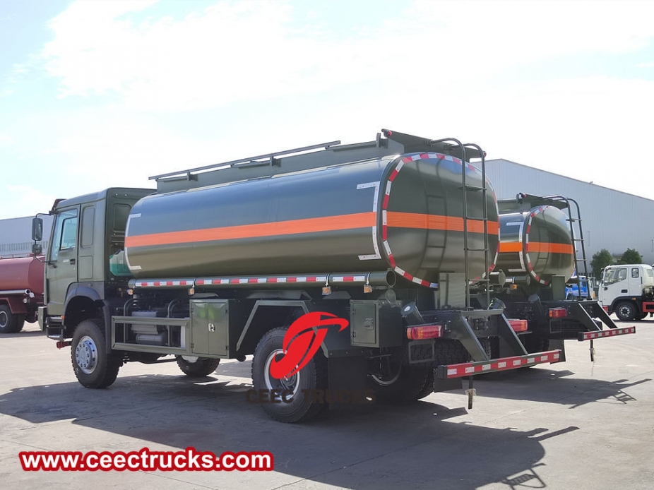 Penembak bahan api mudah alih tentera pacuan 4x4 Howo