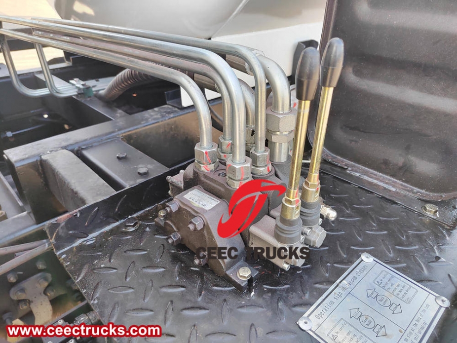 Lori vakum septik 8 cbm FAW