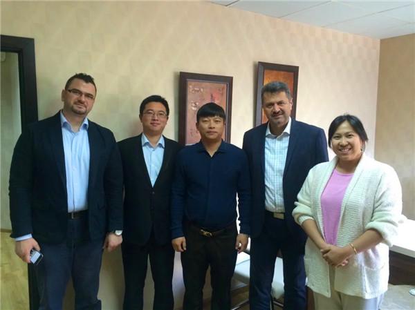 Timbalan Pengurus Besar CEEC datang ke Dubai Abu Dhabi melawat pelanggan Trak Pemadam Kebakaran