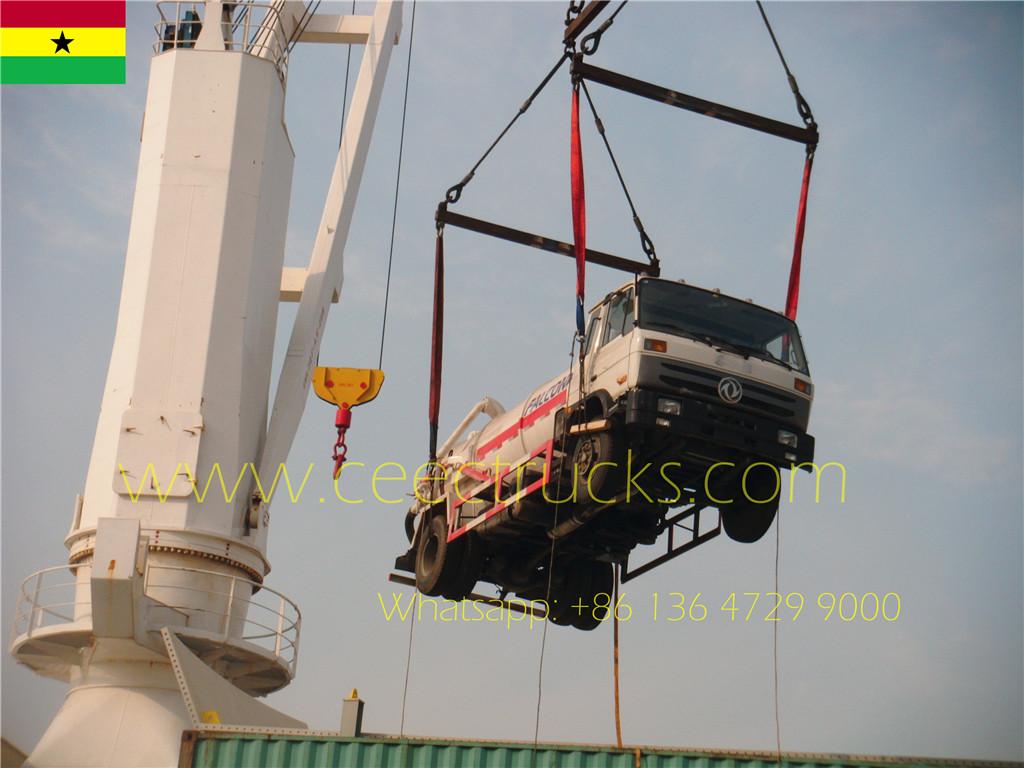 Pelanggan Ghana membeli 2 unit Dongfeng 8 CBM cesspiter