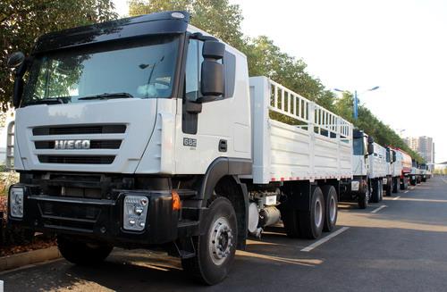 100 unit trak tangki bahan api dan kargo IVECO dieksport ke Ethopia