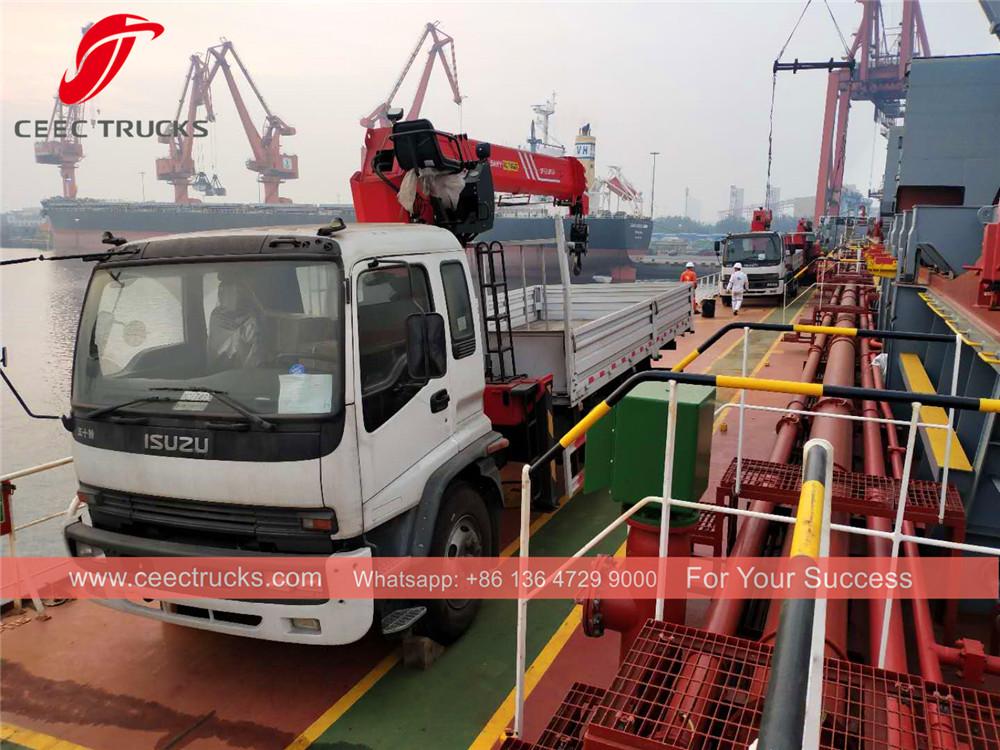 Myanmar - 5 unit trak ISUZU dihantar ke atas kapal